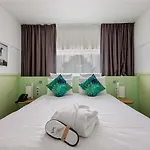 Hotell Mercure Paris Airport 4*