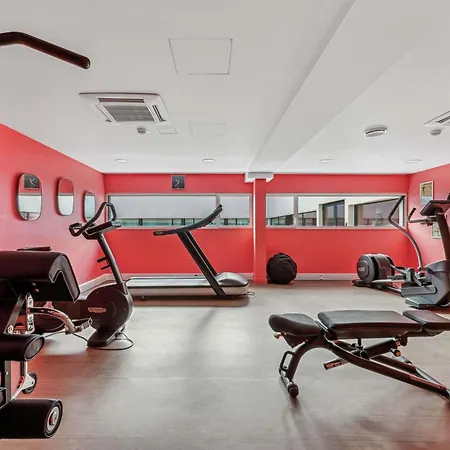 Mercure Paris Airport Hotel 4*