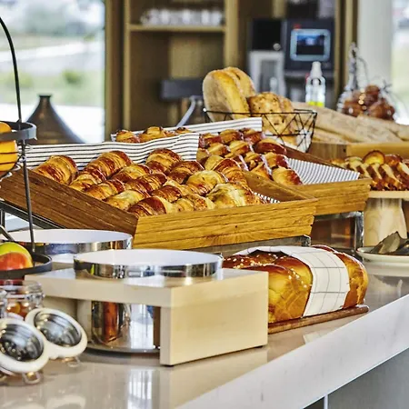 Mercure Paris Airport Hotel 4*