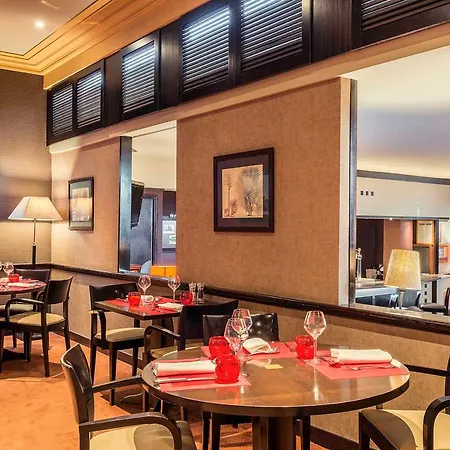 Mercure Paris Airport Hotel 4*