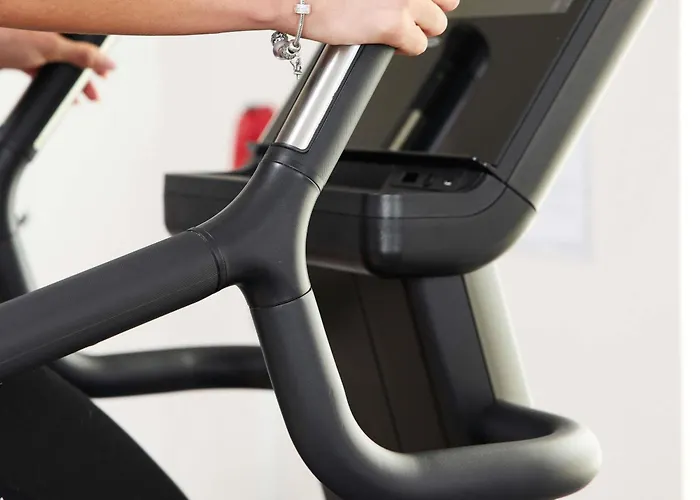 Mercure Paris Airport מלון