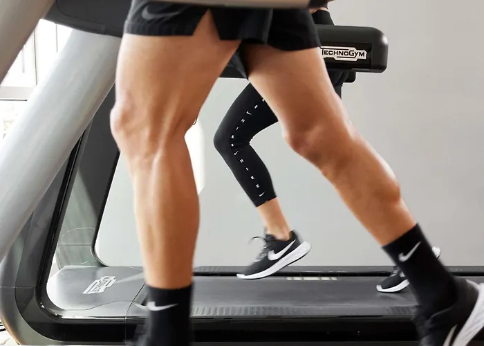 מלון Mercure Paris Airport 4*