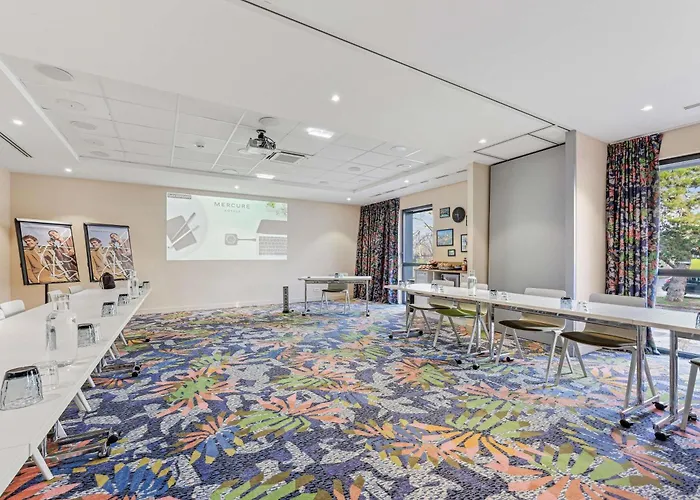 Mercure Paris Airport מלון