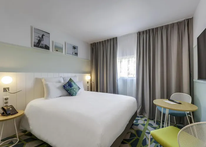 Mercure Paris Airport מלון 4*